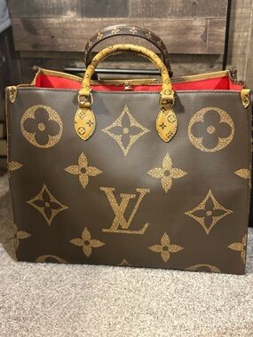Brown Monogram Giant OnTheGo like Tote - Brown/Gold with Red Interior